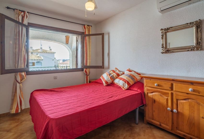 2 Zimmer Apartment zu verkaufen in Cabo Roig mit Pool - 205.000 € (Ref: 9925155)
