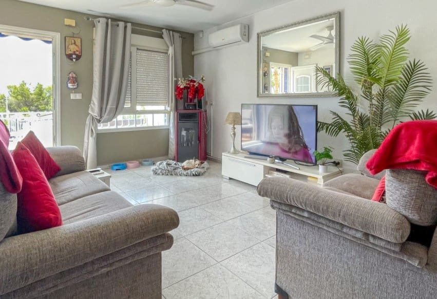 4 soverom Hus til salgs i Orihuela Costa med svømmebasseng - € 295 000 (Ref: 9935005)