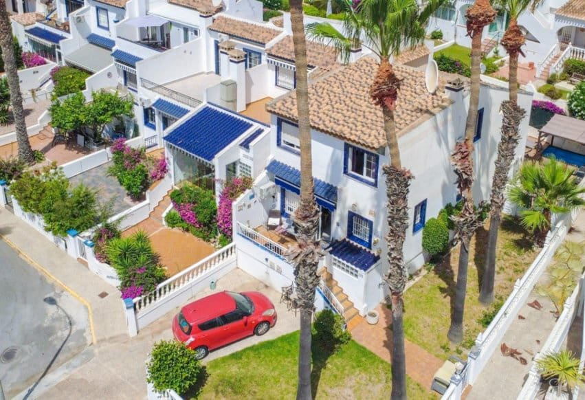 4 soverom Hus til salgs i Orihuela Costa med svømmebasseng - € 295 000 (Ref: 9935005)