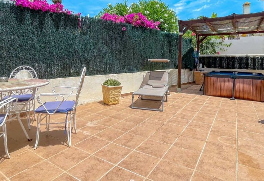 4 soverom Hus til salgs i Orihuela Costa med svømmebasseng - € 295 000 (Ref: 9935005)