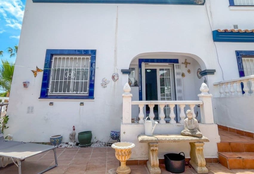 4 soverom Hus til salgs i Orihuela Costa med svømmebasseng - € 295 000 (Ref: 9935005)
