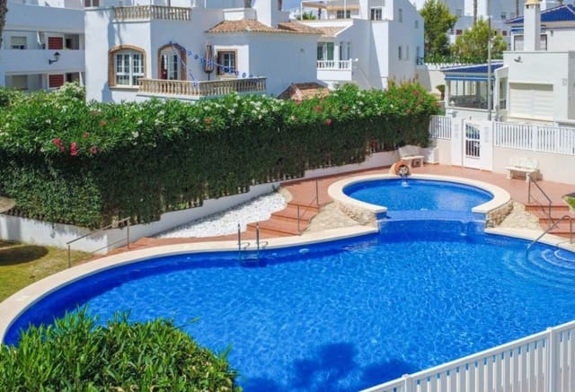 4 soverom Hus til salgs i Villamartin, Orihuela med svømmebasseng - € 295 000 (Ref: 9935005)