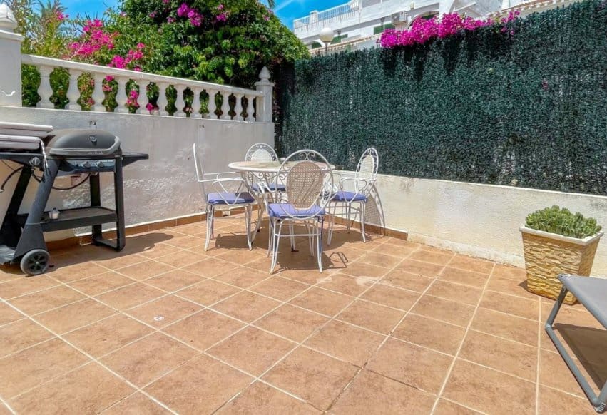 4 soverom Hus til salgs i Orihuela Costa med svømmebasseng - € 295 000 (Ref: 9935005)