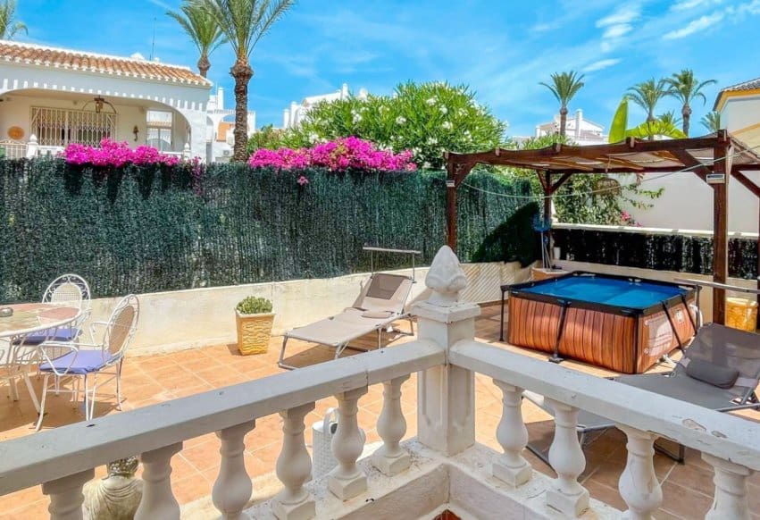 4 soverom Hus til salgs i Orihuela Costa med svømmebasseng - € 295 000 (Ref: 9935005)