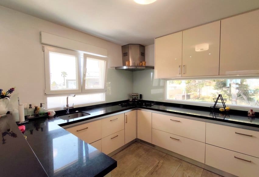 4 bedroom Villa for sale in Ciudad Quesada with pool - € 549,000 (Ref: 9936858)