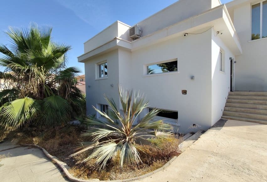 4 bedroom Villa for sale in Ciudad Quesada with pool - € 549,000 (Ref: 9936858)