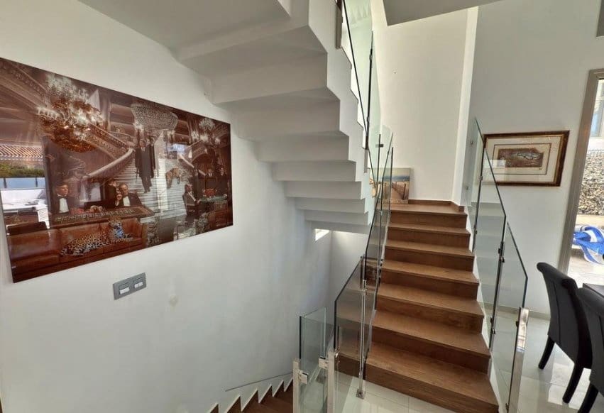 5 sypialnia Willa na sprzedaż w Villamartin - 840 000 € (Ref: 9936859)