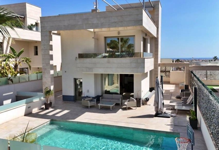 5 sypialnia Willa na sprzedaż w Villamartin - 840 000 € (Ref: 9936859)