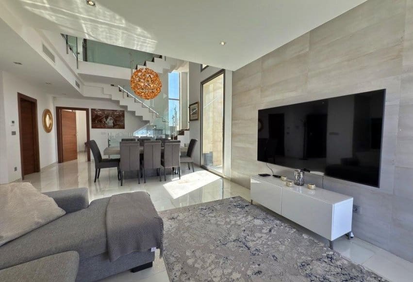 5 sypialnia Willa na sprzedaż w Villamartin - 840 000 € (Ref: 9936859)