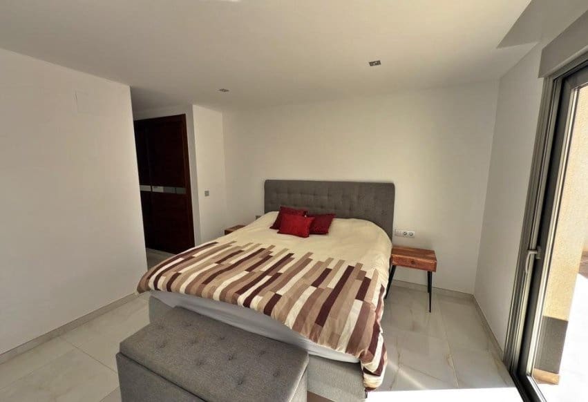 5 sypialnia Willa na sprzedaż w Villamartin - 840 000 € (Ref: 9936859)