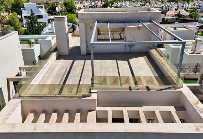 5 sypialnia Willa na sprzedaż w Villamartin - 840 000 € (Ref: 9936859)