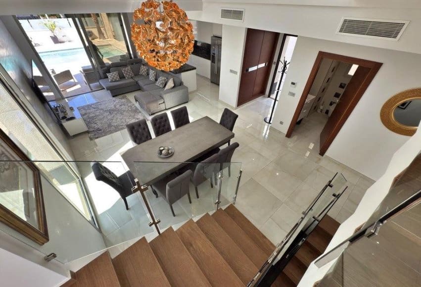 5 sypialnia Willa na sprzedaż w Villamartin - 840 000 € (Ref: 9936859)