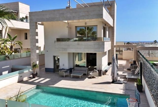 5 bedroom Villa for sale in Villamartin, Orihuela - € 850,000 (Ref: 9936859)