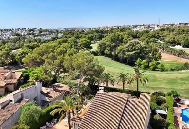 5 bedroom Villa for sale in Villamartin, Orihuela - € 850,000 (Ref: 9936859)