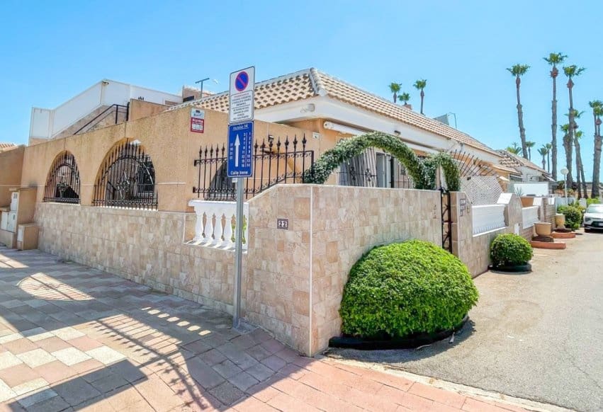 Bungalow de 2 habitaciones en Los Narejos en venta con piscina - 220.000 € (Ref: 9938712)