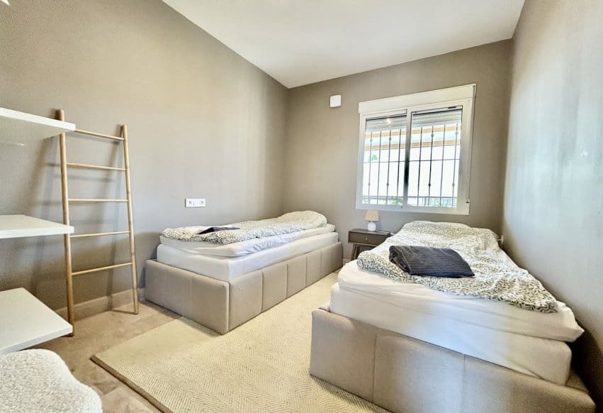 5 soverom Villa til salgs i La Zenia med svømmebasseng - € 840 000 (Ref: 9943215)