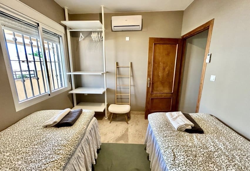 5 soverom Villa til salgs i La Zenia med svømmebasseng - € 840 000 (Ref: 9943215)