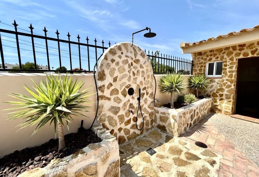 5 soverom Villa til salgs i La Zenia med svømmebasseng - € 840 000 (Ref: 9943215)