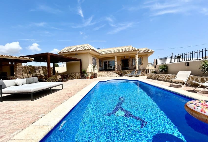 5 soverom Villa til salgs i La Zenia med svømmebasseng - € 840 000 (Ref: 9943215)