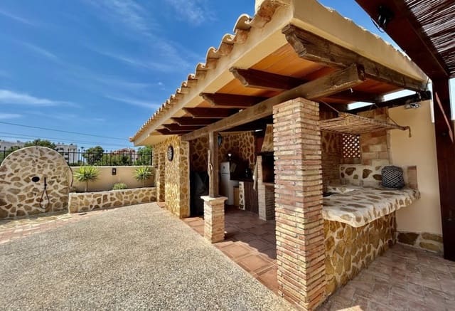 5 soverom Villa til salgs i La Zenia, Orihuela med svømmebasseng - € 840 000 (Ref: 9943215)