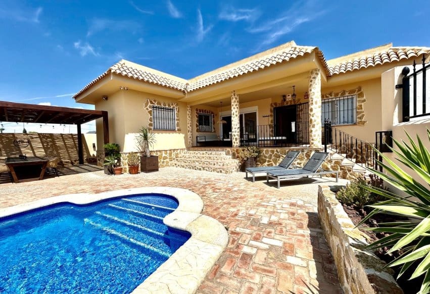 5 chambre Villa/Maison à vendre à La Zenia avec piscine - 840 000 € (Ref: 9943215)