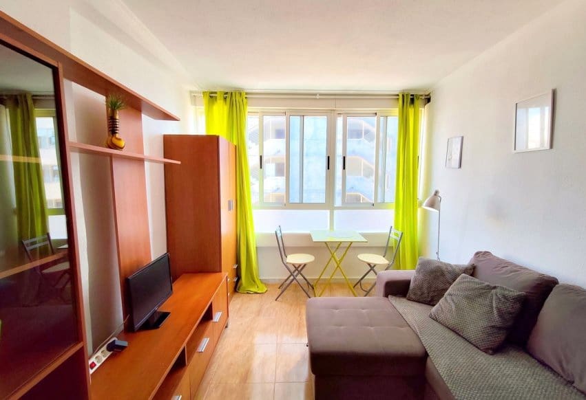 Apartamento Playa de 1 habitación en Torrevieja en venta con piscina - 127.000 € (Ref: 9943216)