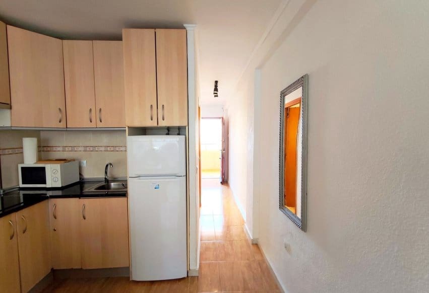 1 sovrum Strandlägenhet till salu i Torrevieja med pool - 127 000 € (Ref: 9943216)