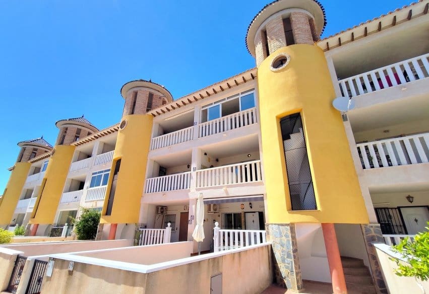 2 soveværelse Lejlighed til salg i Villamartin med swimmingpool - € 159.000 (Ref: 9943217)