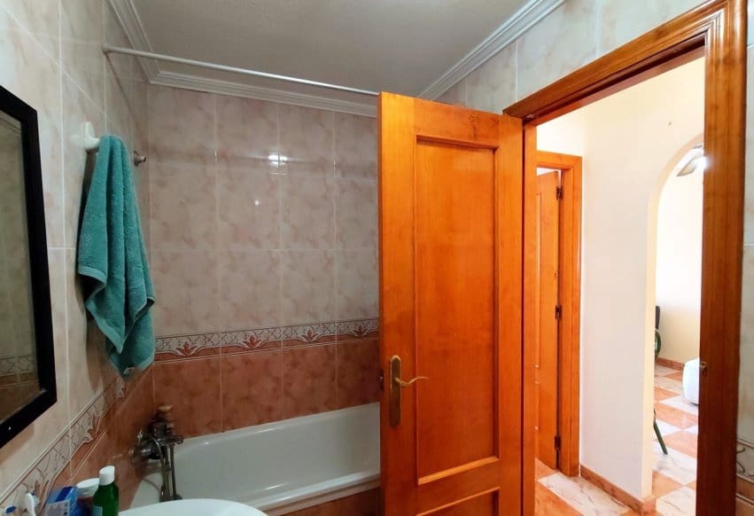 2 soveværelse Lejlighed til salg i Villamartin med swimmingpool - € 159.000 (Ref: 9943217)
