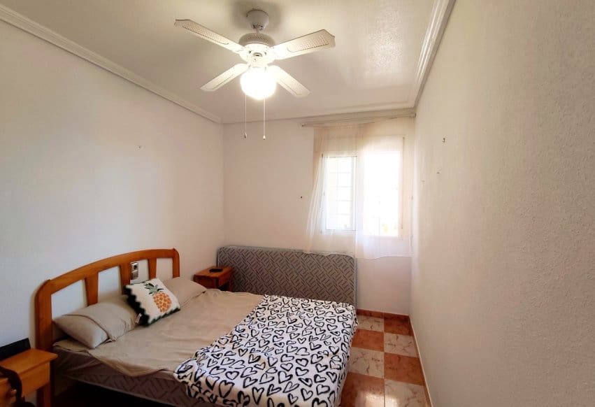 2 soveværelse Lejlighed til salg i Villamartin med swimmingpool - € 159.000 (Ref: 9943217)