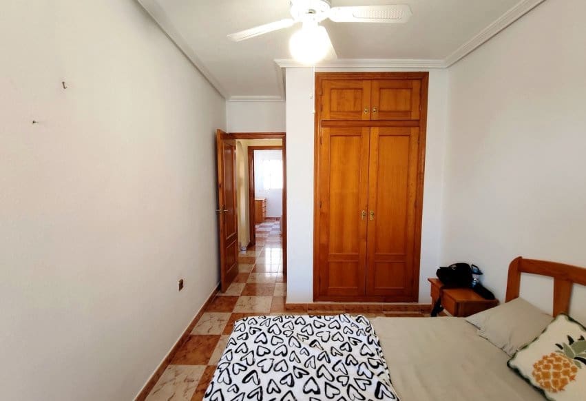 2 soveværelse Lejlighed til salg i Villamartin med swimmingpool - € 159.000 (Ref: 9943217)