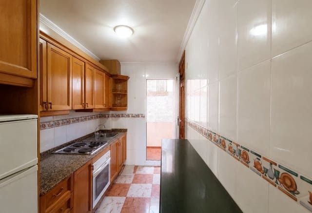 2 soveværelse Lejlighed til salg i Villamartin, Orihuela med swimmingpool - € 140.000 (Ref: 9943217)