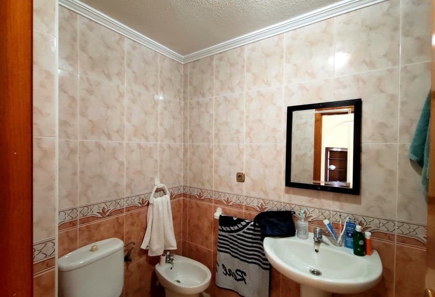 2 soveværelse Lejlighed til salg i Villamartin med swimmingpool - € 159.000 (Ref: 9943217)