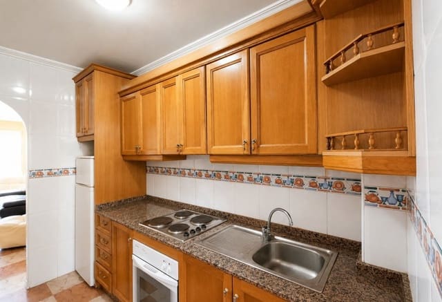 2 soveværelse Lejlighed til salg i Villamartin, Orihuela med swimmingpool - € 140.000 (Ref: 9943217)
