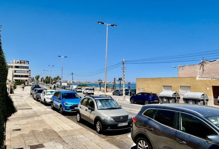 2 slaapkamer Strandappartement te koop in Torrevieja - € 265.000 (Ref: 9943218)