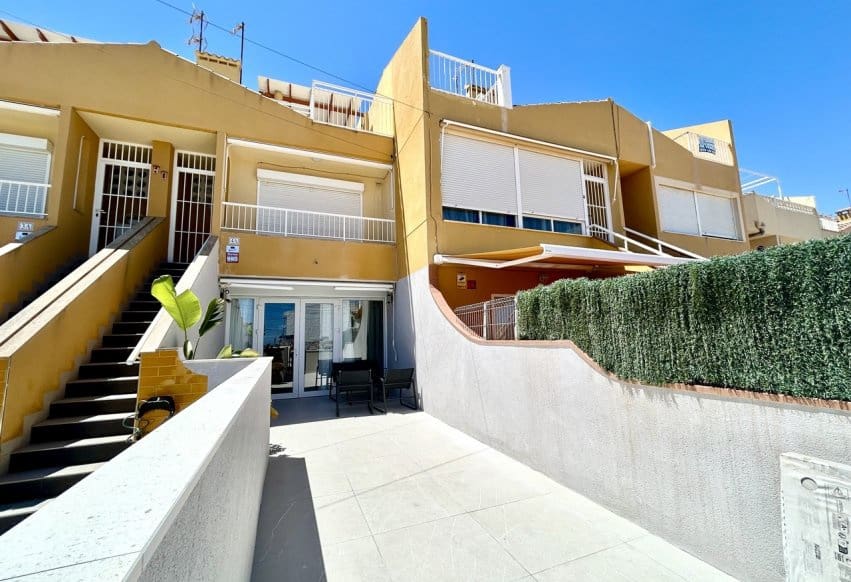 2 Zimmer Strandapartment zu verkaufen in Torrevieja - 249.000 € (Ref: 9943218)