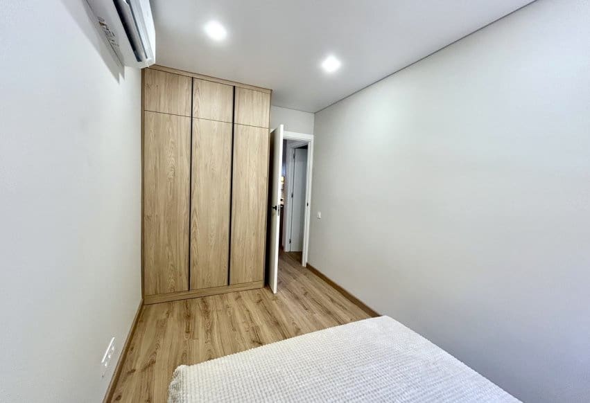 2 Zimmer Strandapartment zu verkaufen in Torrevieja - 249.000 € (Ref: 9943218)
