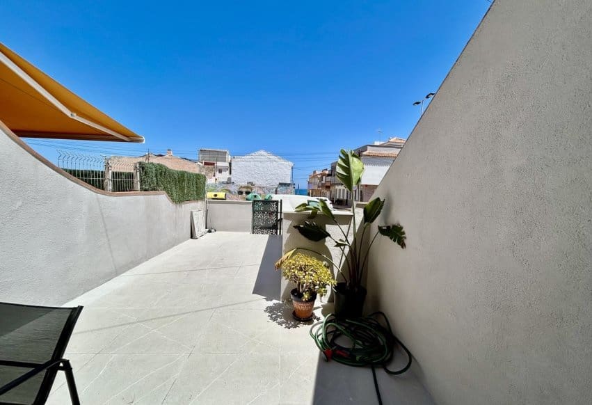 2 Zimmer Strandapartment zu verkaufen in Torrevieja - 249.000 € (Ref: 9943218)