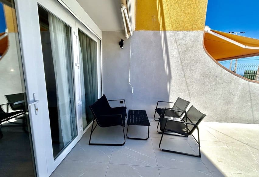 2 Zimmer Strandapartment zu verkaufen in Torrevieja - 249.000 € (Ref: 9943218)