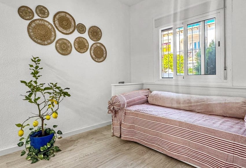 1 soveværelse Bungalow til salg i Torrevieja med swimmingpool - € 125.000 (Ref: 9946616)