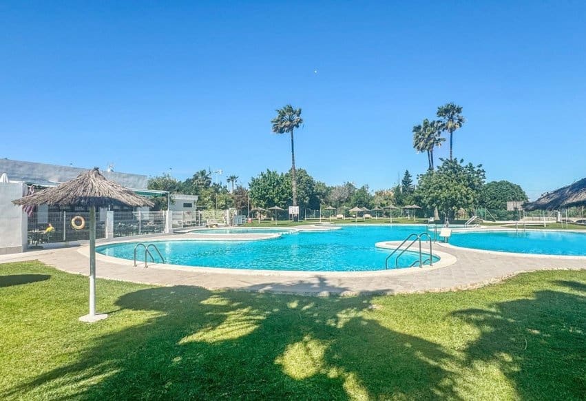 1 soveværelse Bungalow til salg i Torrevieja med swimmingpool - € 125.000 (Ref: 9946616)