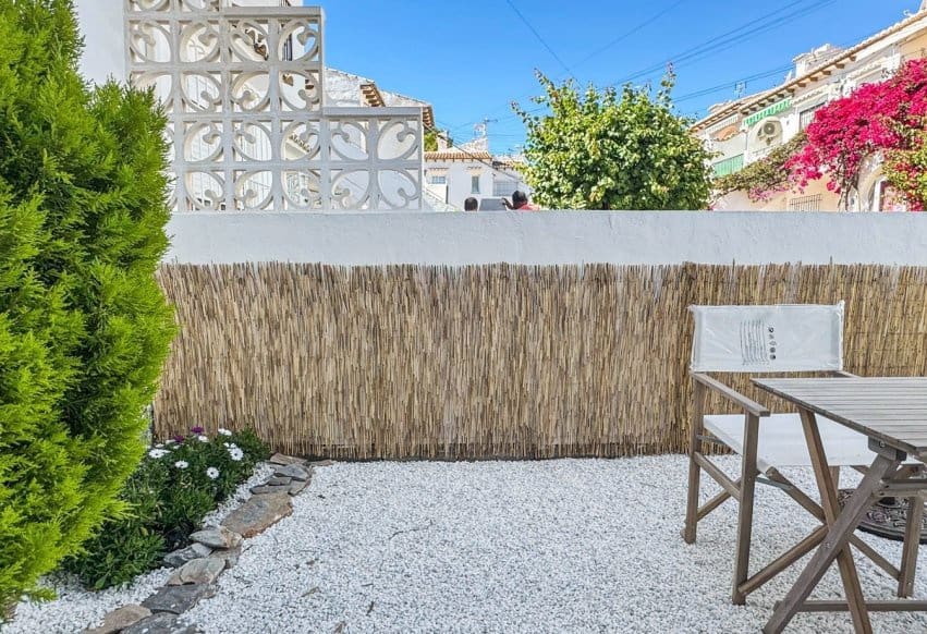 1 soveværelse Bungalow til salg i Torrevieja med swimmingpool - € 125.000 (Ref: 9946616)