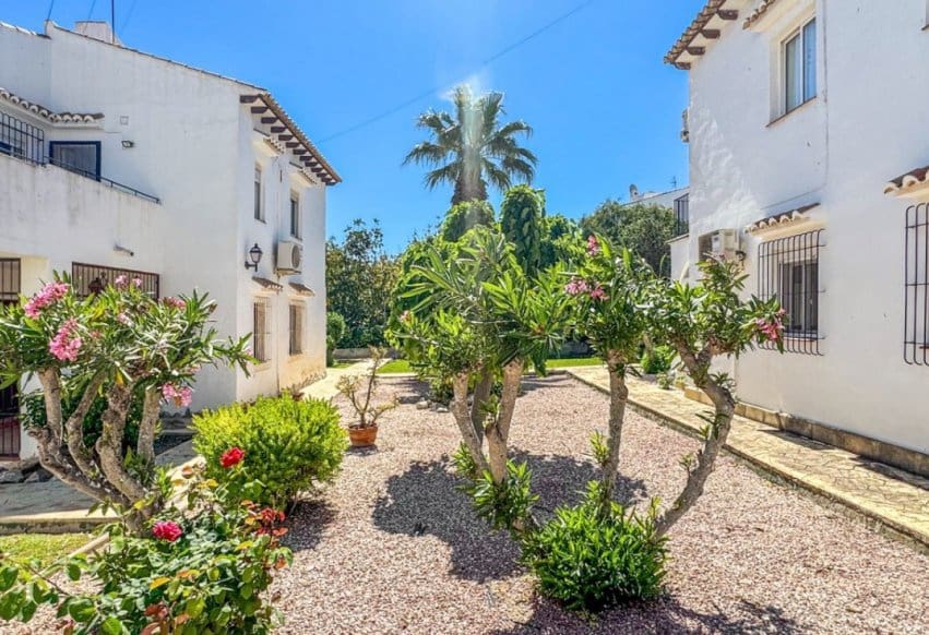 1 soveværelse Bungalow til salg i Torrevieja med swimmingpool - € 125.000 (Ref: 9946616)