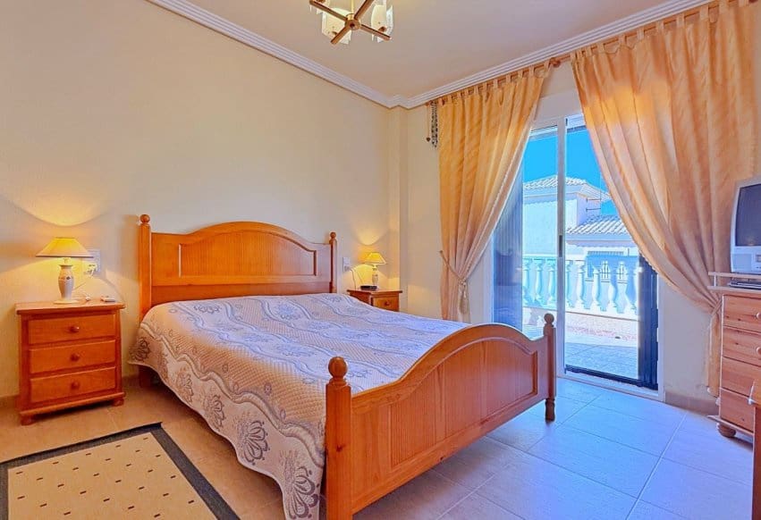 4 soveværelse Villa til salg i Orihuela Costa - € 379.000 (Ref: 9948683)