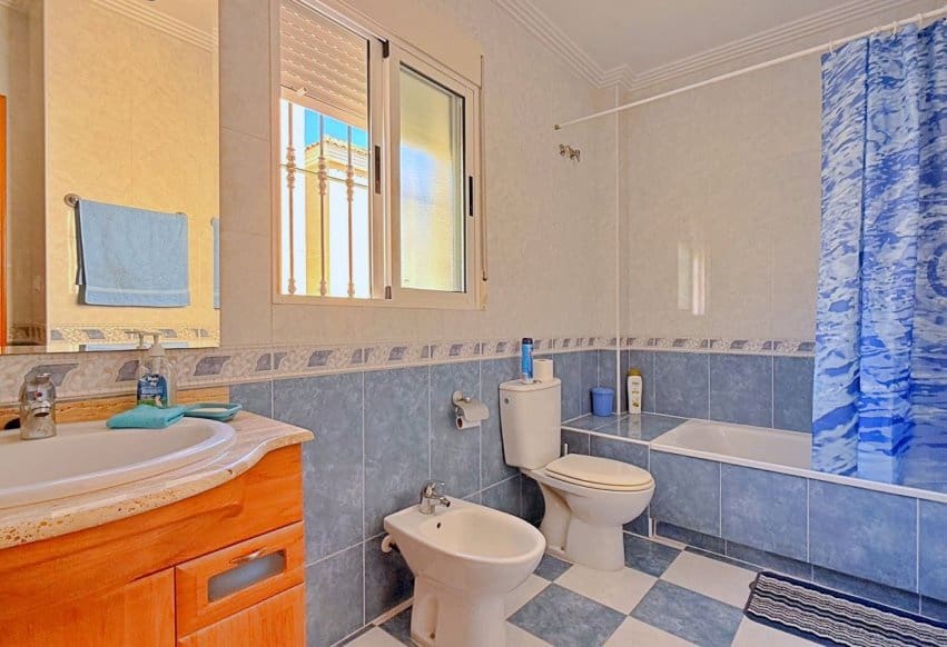4 soveværelse Villa til salg i Orihuela Costa - € 379.000 (Ref: 9948683)