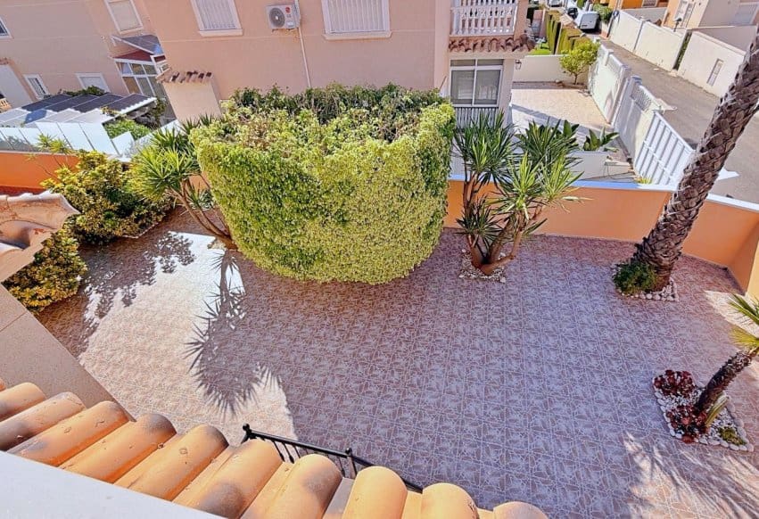 4 soveværelse Villa til salg i Orihuela Costa - € 379.000 (Ref: 9948683)