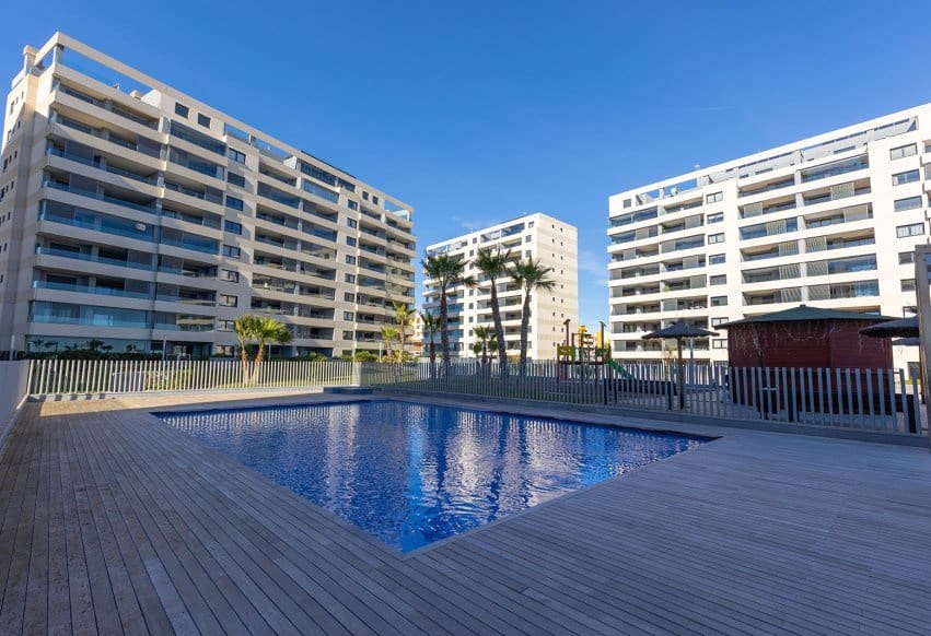 2 makuuhuone Huoneisto myytävänä paikassa Punta Prima - 765 000 € (Ref: 9948687)