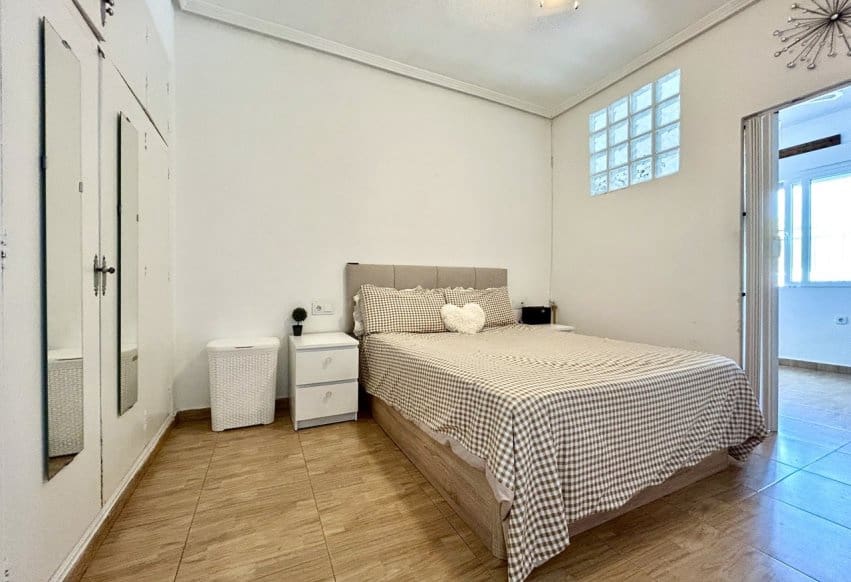 2 soveværelse Lejlighed til salg i Cabo Roig med swimmingpool - € 159.900 (Ref: 9950186)