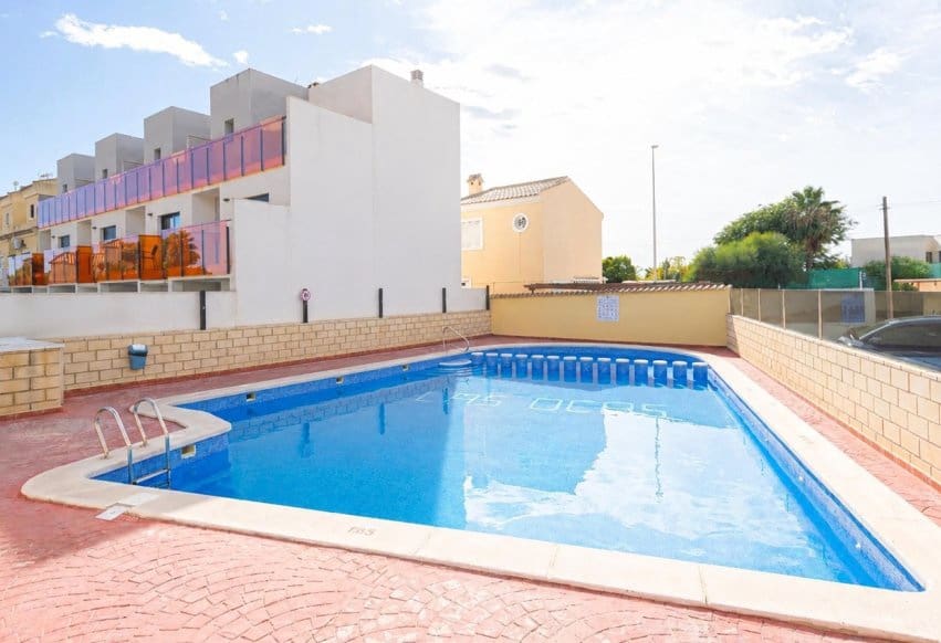 2 soveværelse Lejlighed til salg i Cabo Roig med swimmingpool - € 159.900 (Ref: 9950186)