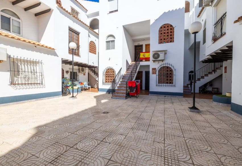 Bungalow de 1 habitación en Torrevieja en venta - 132.000 € (Ref: 9950187)